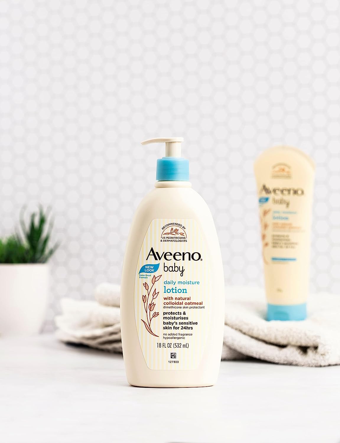 Aveeno Baby Daily Moisture Moisturizing Lotion for Delicate Skin with Natural Colloidal Oatmeal & Dimethicone, Hypoallergenic, Fragrance-, Phthalate- & Paraben-Free, 18 fl. oz (Package may vary) - Image 4